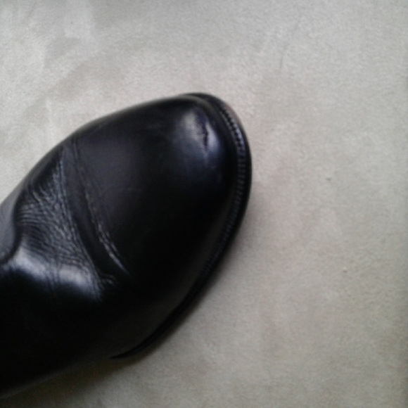 Black zippered leather ankle bootie - Picture 4 of 5